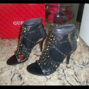 GUESS LAIDEA BLACK LEATHER SANDALS.PRICE IS FIRM❗️