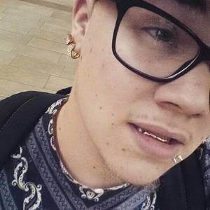 Meet your Posher, Gary