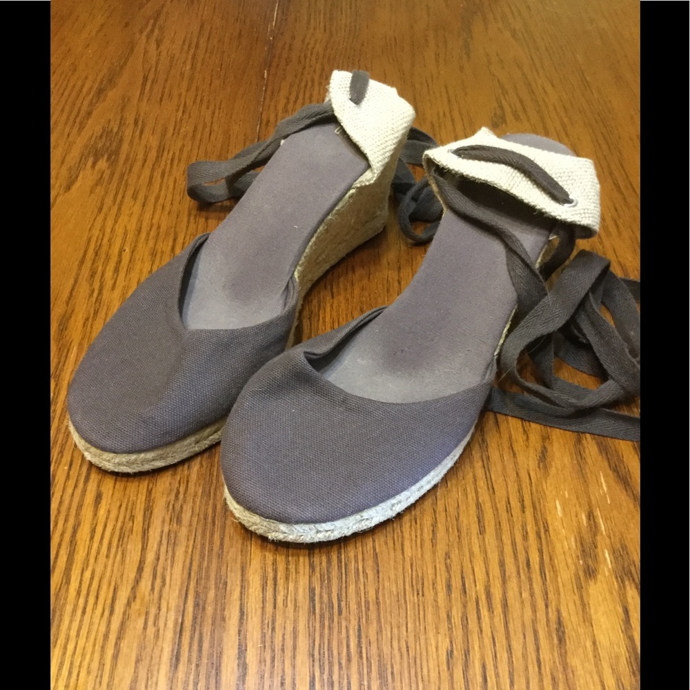 Gap brown wedges