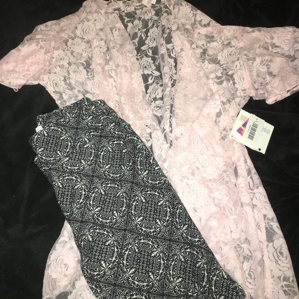 Large Lularoe Monroe with OS Leggings