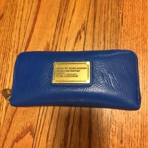 Marc by Marc Jacobs Q Zip around Wallet in Royal