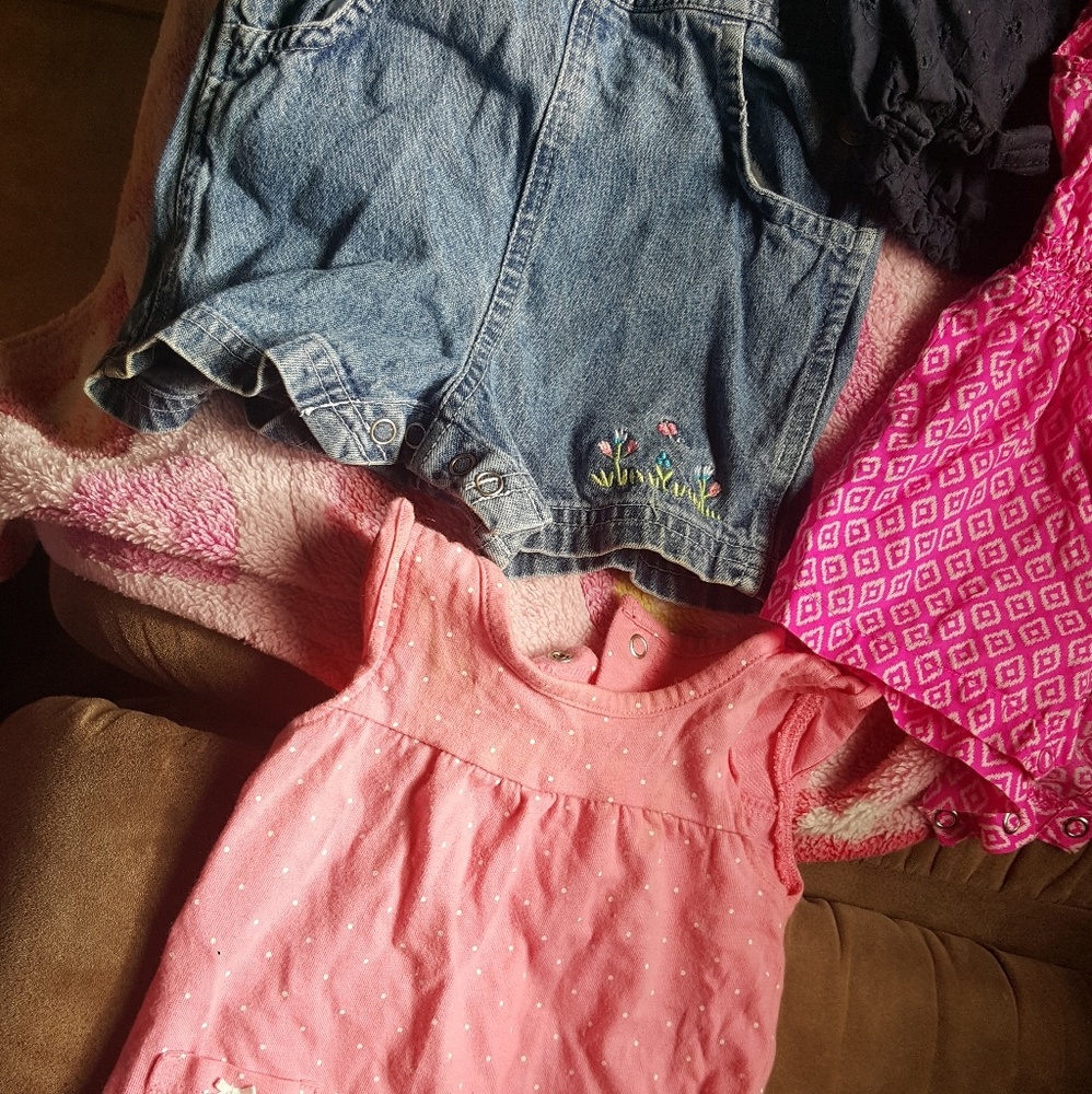 Baby Girl Rompers - Picture 3 of 4