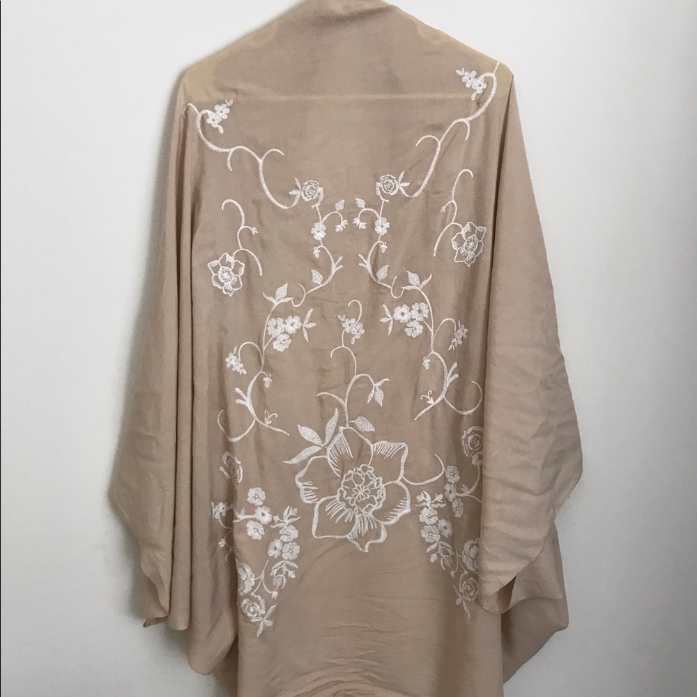 Embroidered kimono