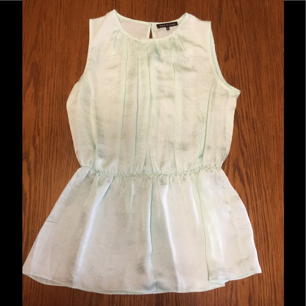 Mint green blouse!