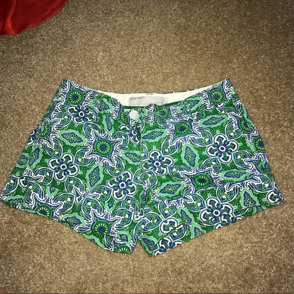 Blue, green, and white Old Navy shorts size 1
