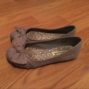 American Eagle flats