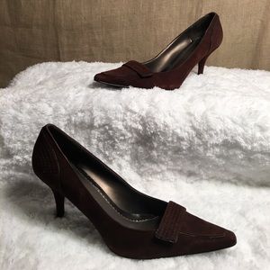 Nine West Brown Suede Kitten Heels size 10