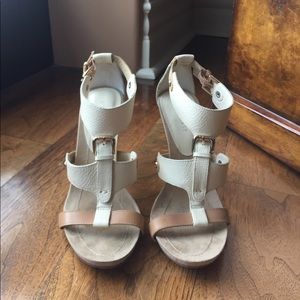 Nine West white brown and gold sandals