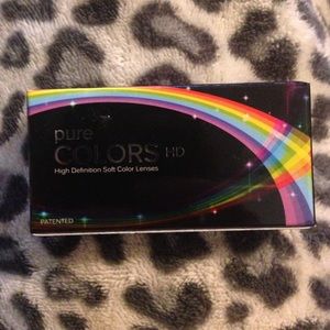 Non prescription green contacts.