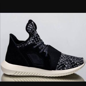 adidas tubular *** PRICE IS FIRM***