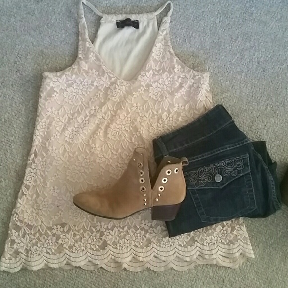 Lacey  light barely peach tank top - Picture 4 of 4