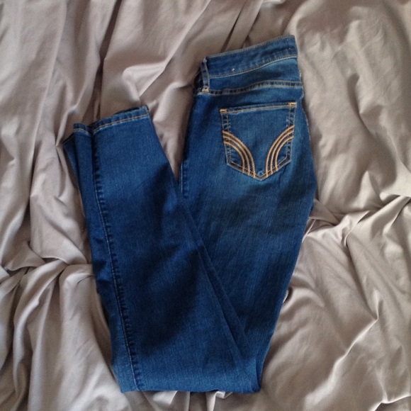 Hollister Jeans - Picture 1 of 3
