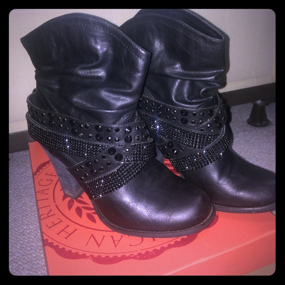 Final Price!⭐️💖Studded Boots 💖🖤