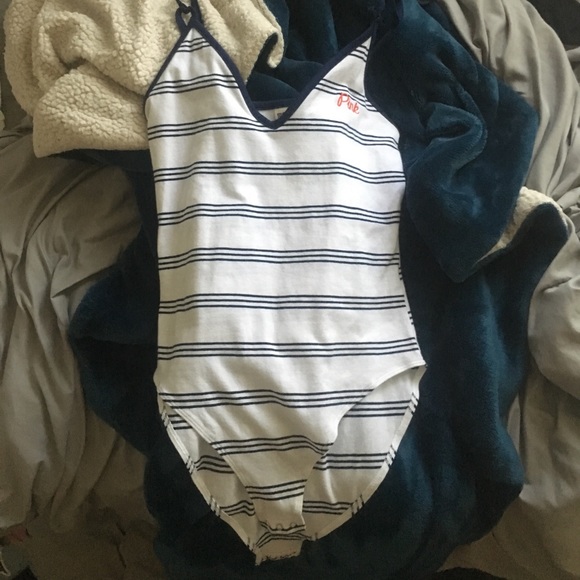 VS Pink Tank - Picture 3 of 3