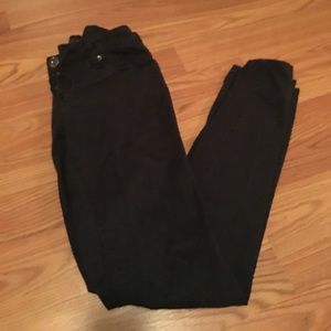 Black skinny pants