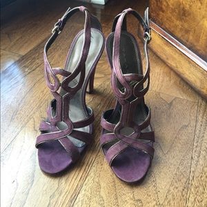 TAHARI suede heels