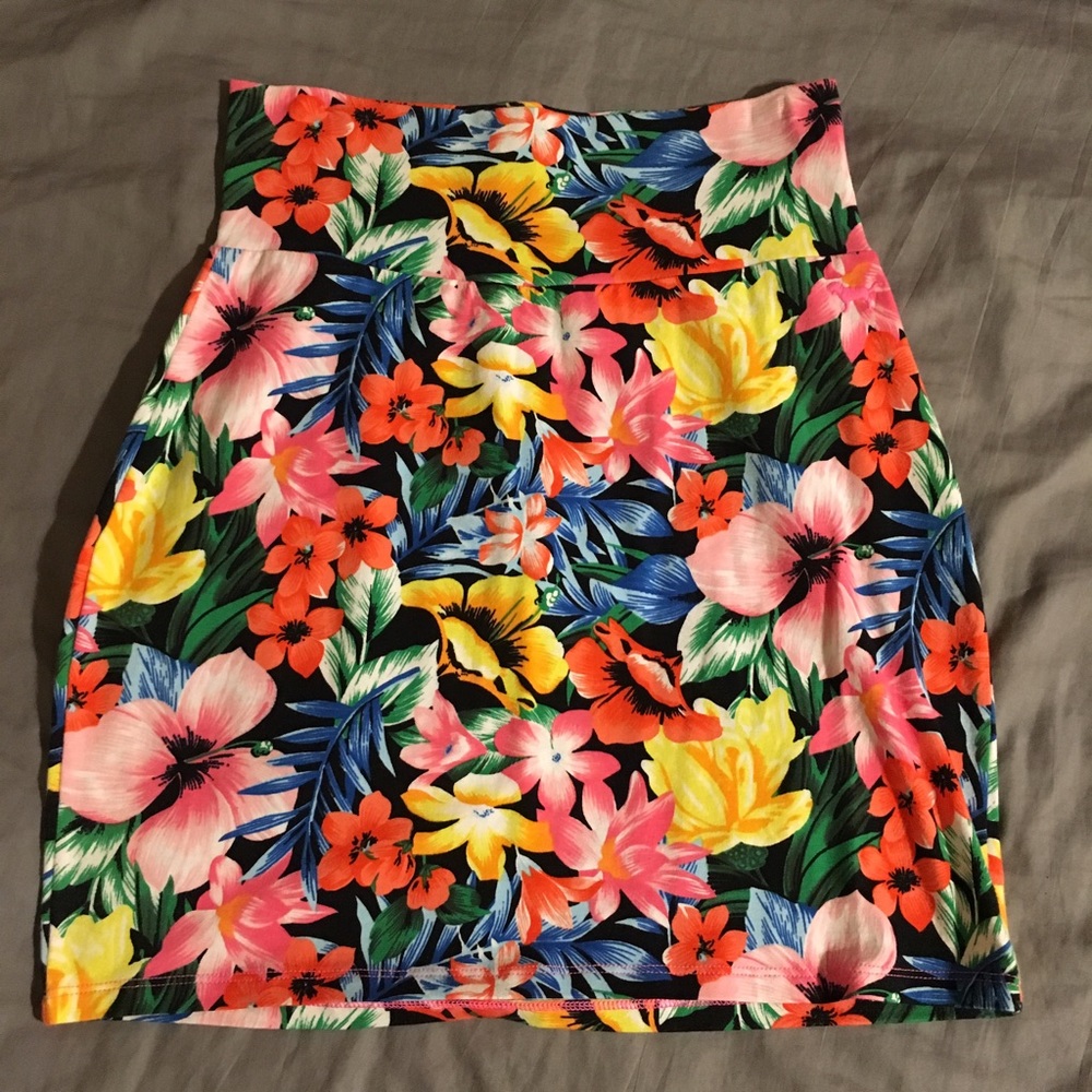 3 VS Pink bodycon skirts