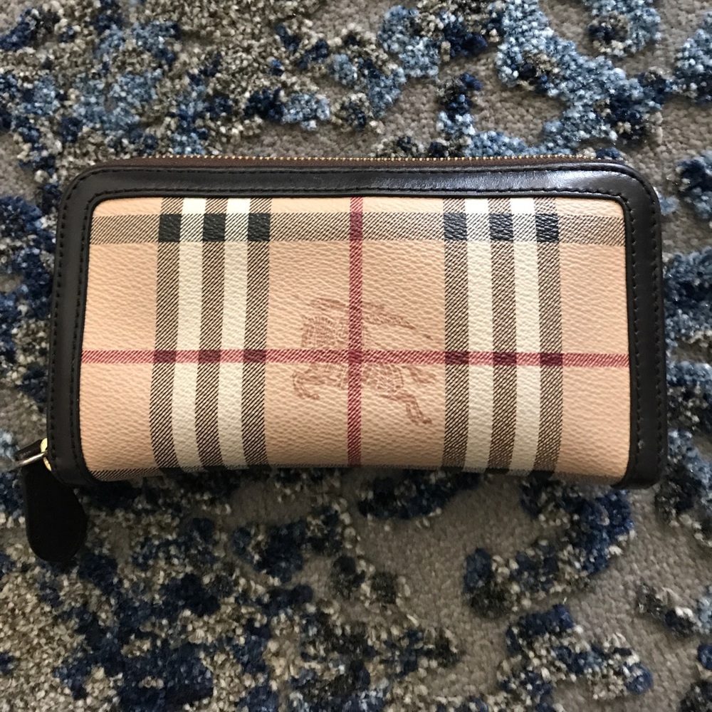 💯% Authentic Burberry Haymarket Check Wallet
