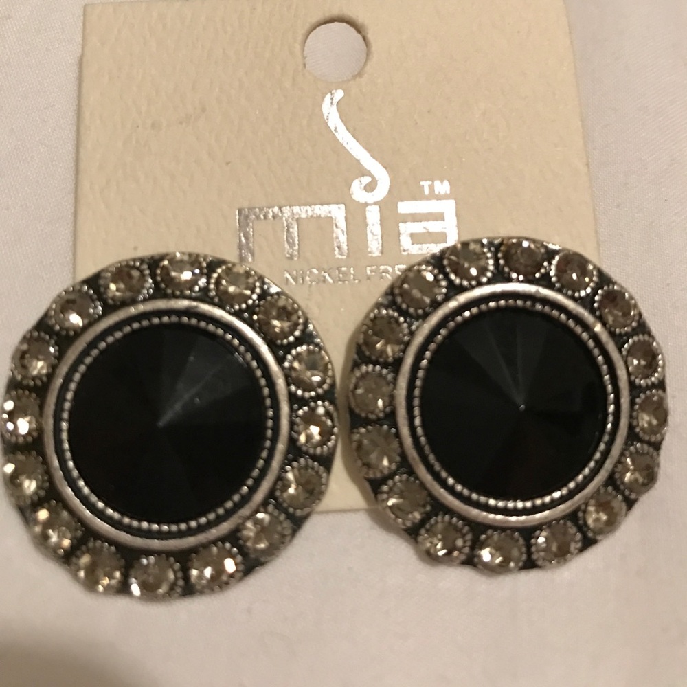 Beautiful black earrings
