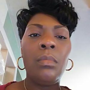 Meet your Posher, Pamela