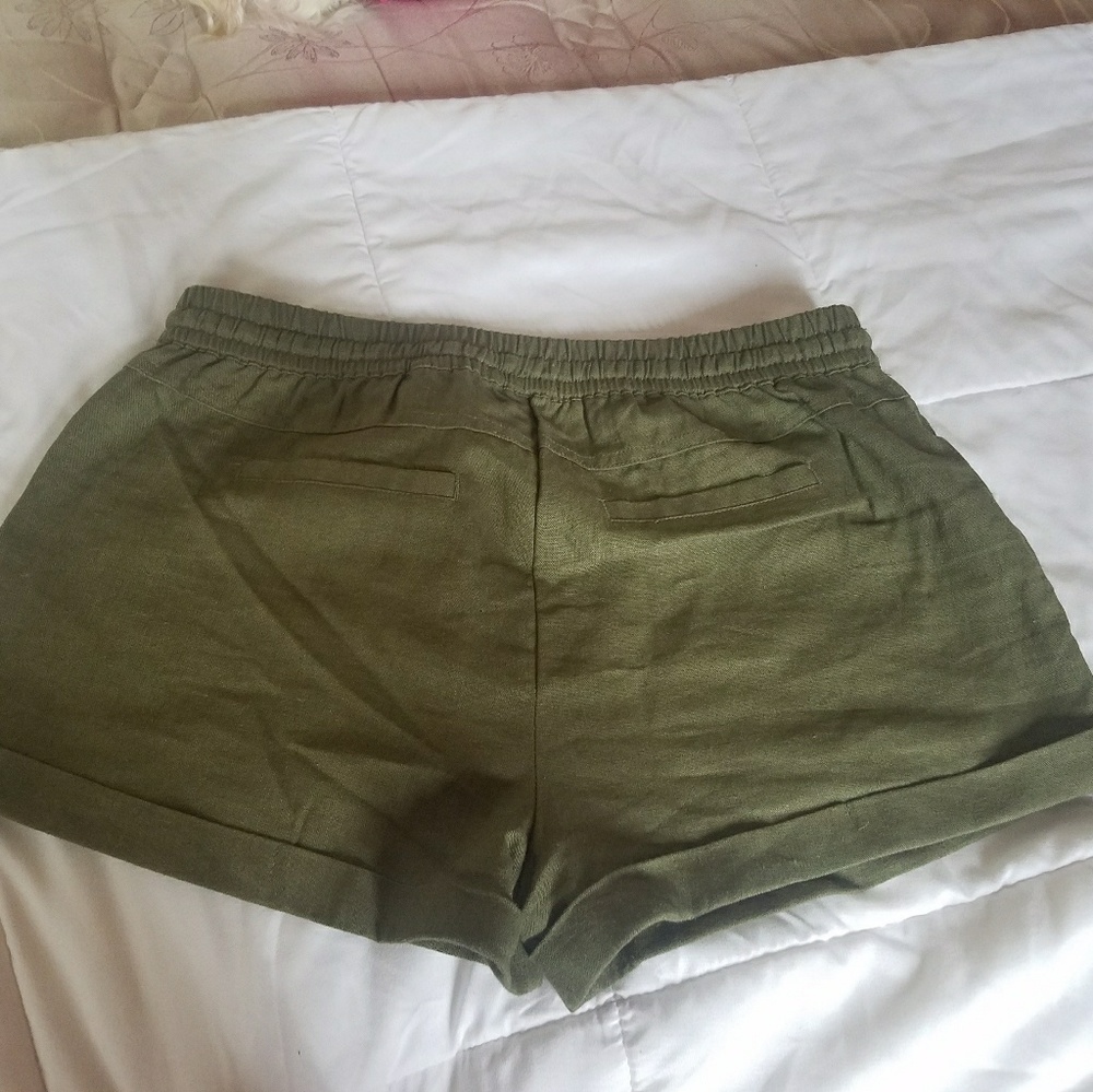 Clothes - Picture 3 of 6