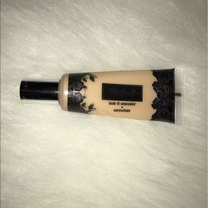 Kat von D lock it concealer