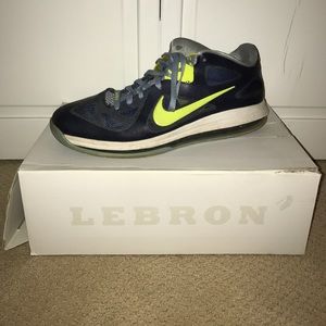 Nike Basketball Shoe