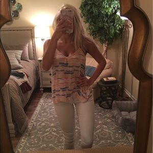 Multi colored trapeze tank