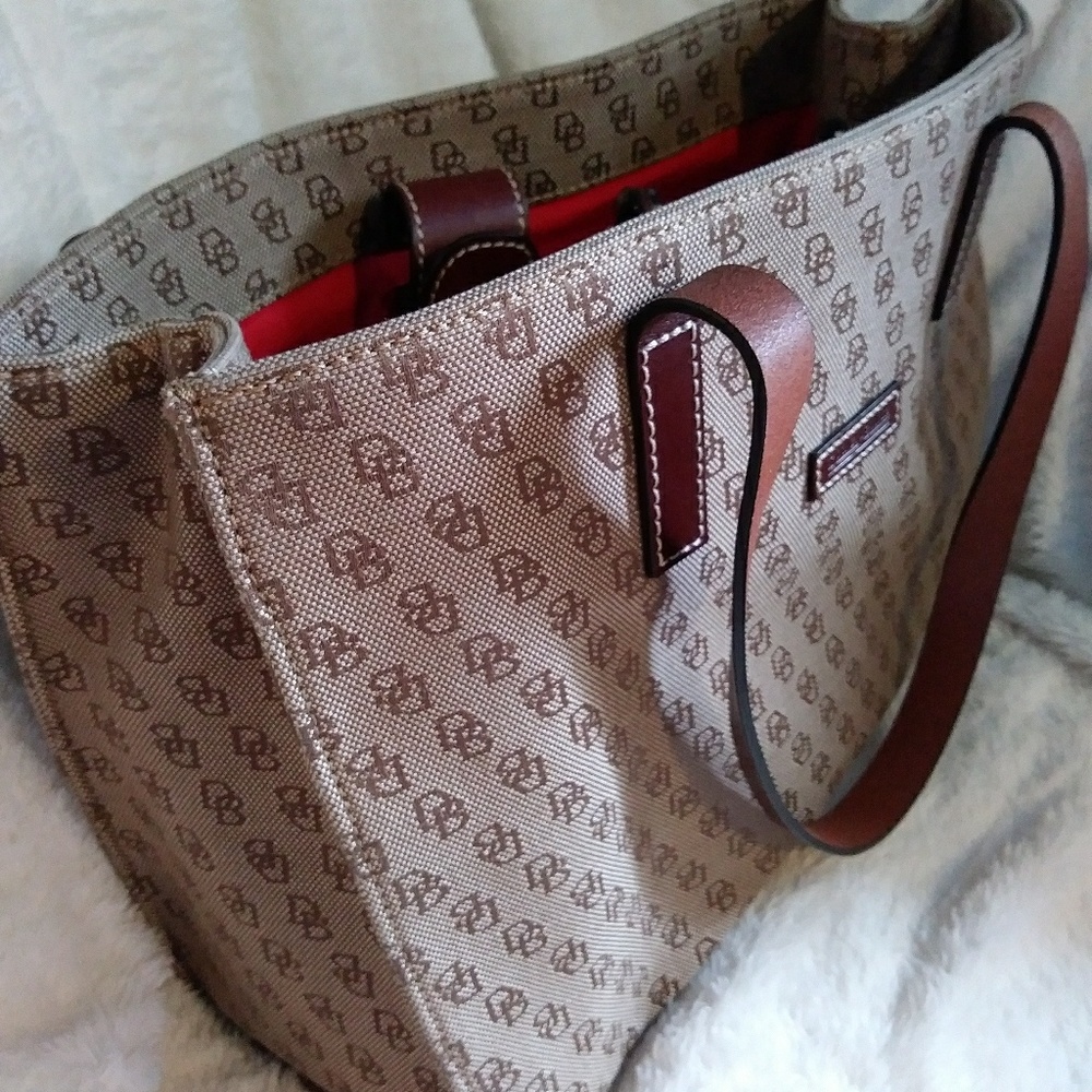 Tan db eastwest tote larger size