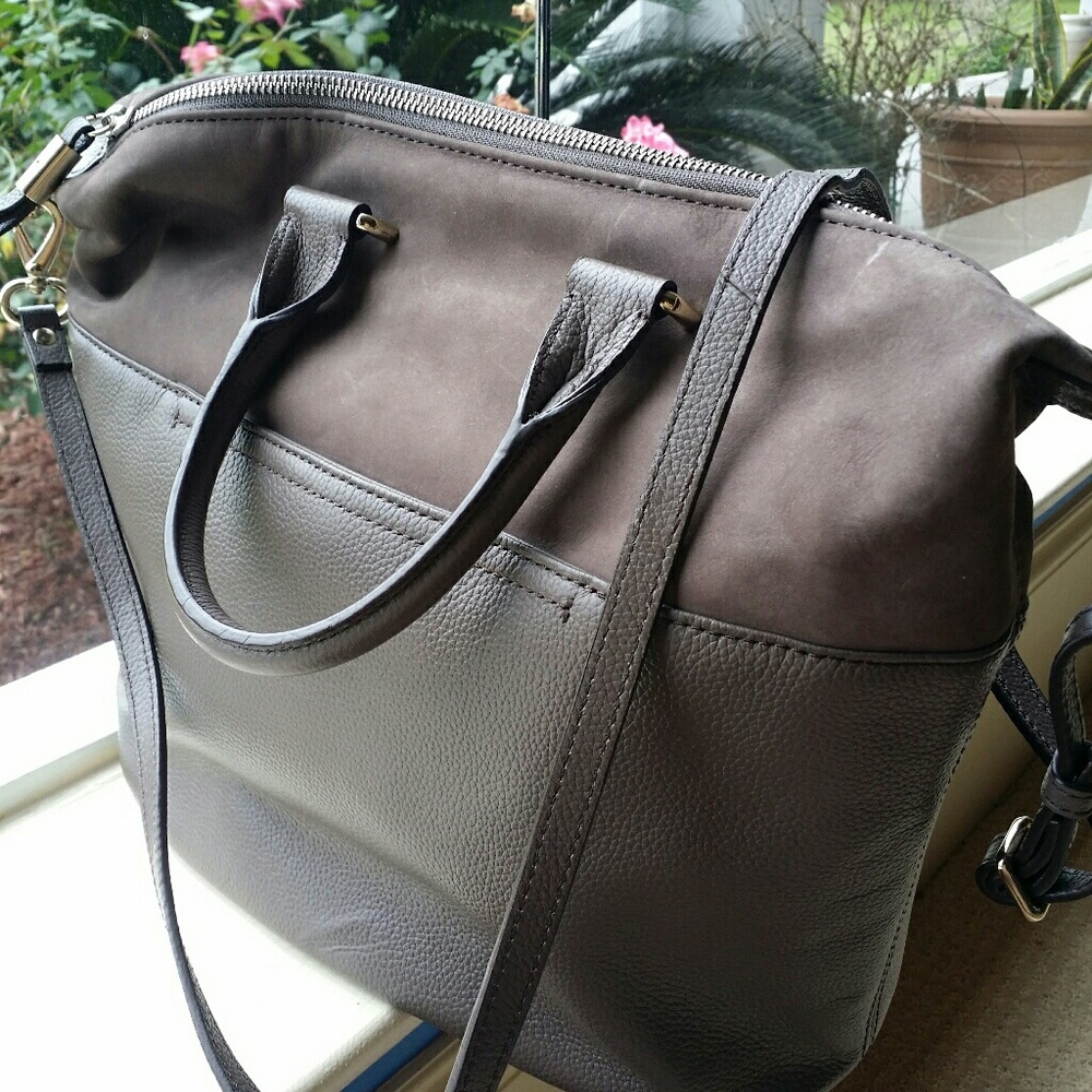Bag with detachable strap