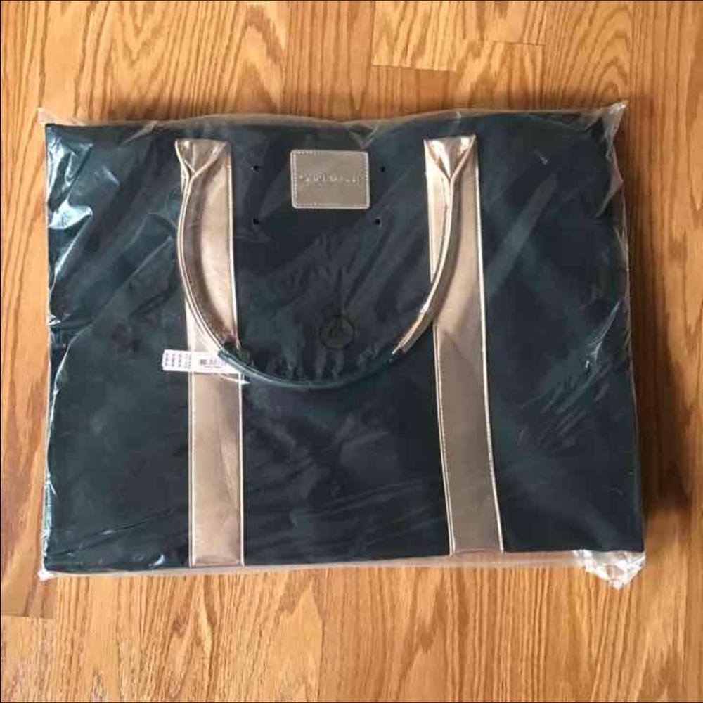 🆕 Victoria Secret Rose Gold and Black Tote
