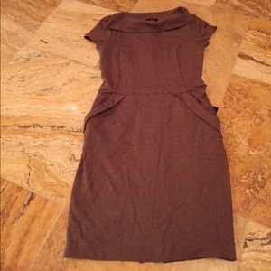 Byblos fully lined shortsleeve dress w/zipper back