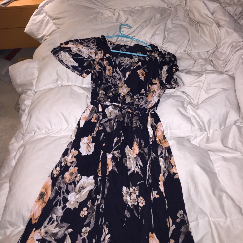 Summer dress with flower details