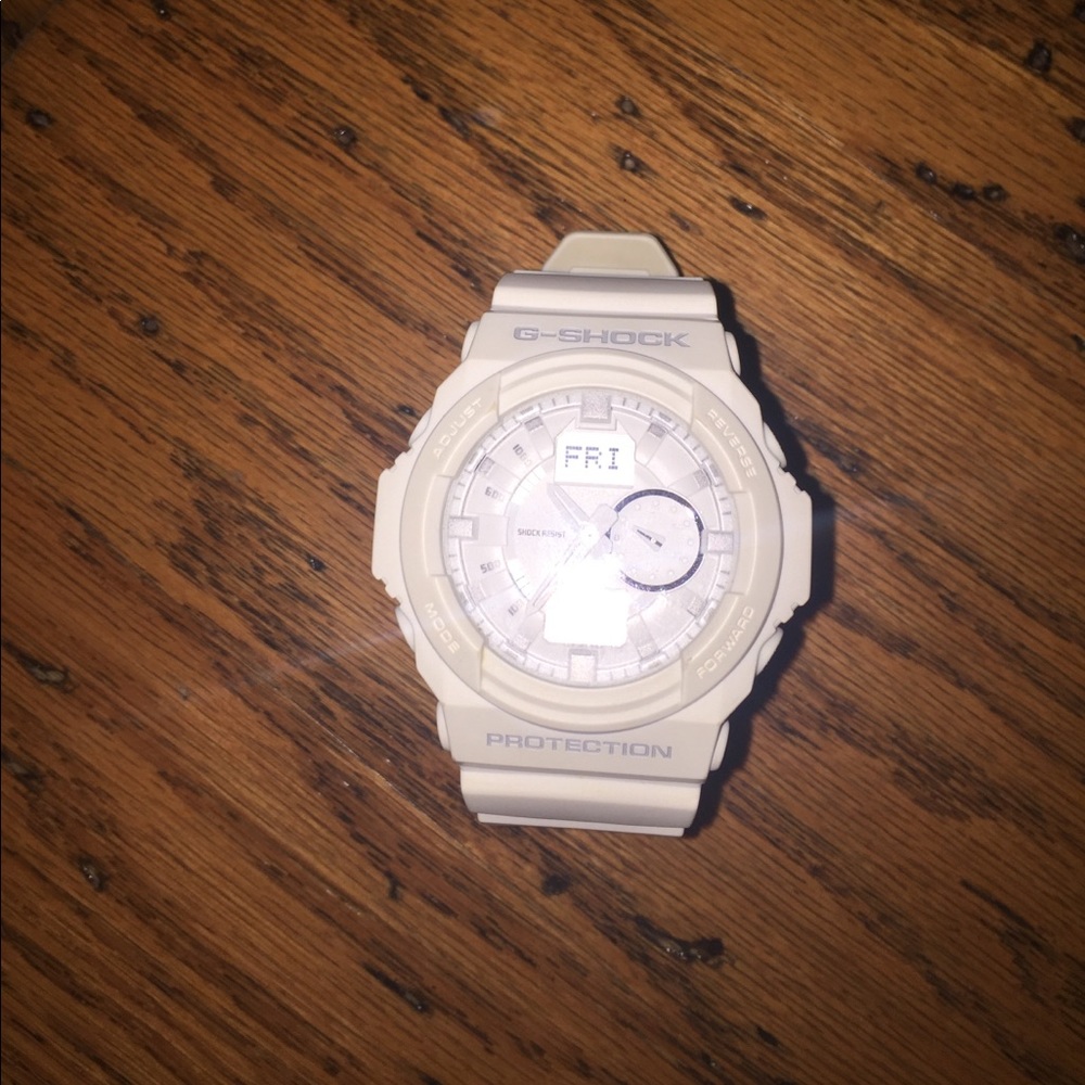 Mens white G-Shock watch