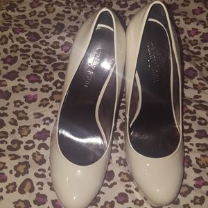 New Cathy jean Nude heels brand new with box