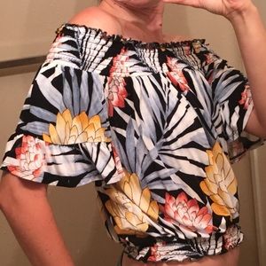 L Hawaiian Floral Print Peasant Crop Blouse