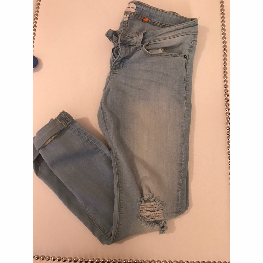 Light washed ripped jeans