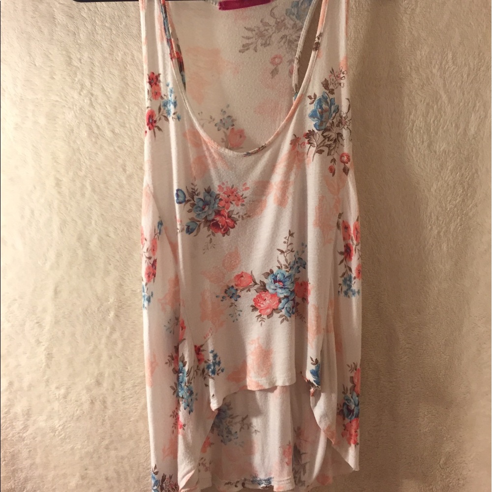 Lightweight tank with a "high-low" fit