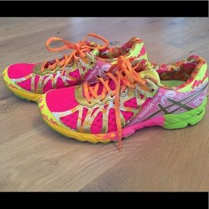 Asics Gel Noosa Tri 9 Gold Ribbon Size 8