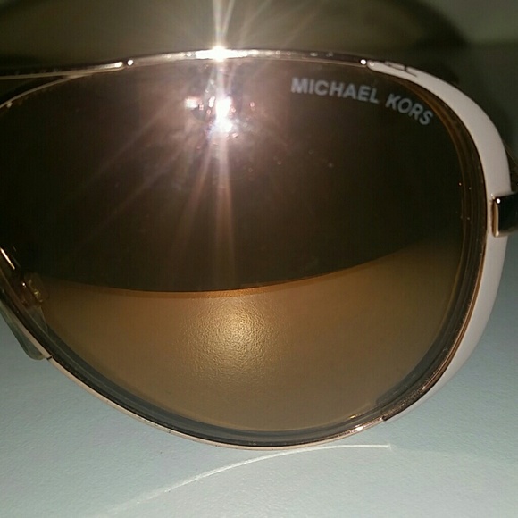 🕶🕶NWOT AUTHENTIC MK SUN GLASSES🕶🕶 - Picture 2 of 6