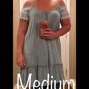 Fabulous gray arm out shirt/dress