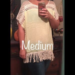 Great bright yellow summer top!!