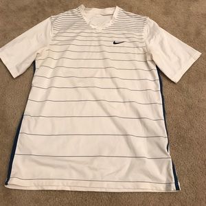 Nike tennis shirt - medium