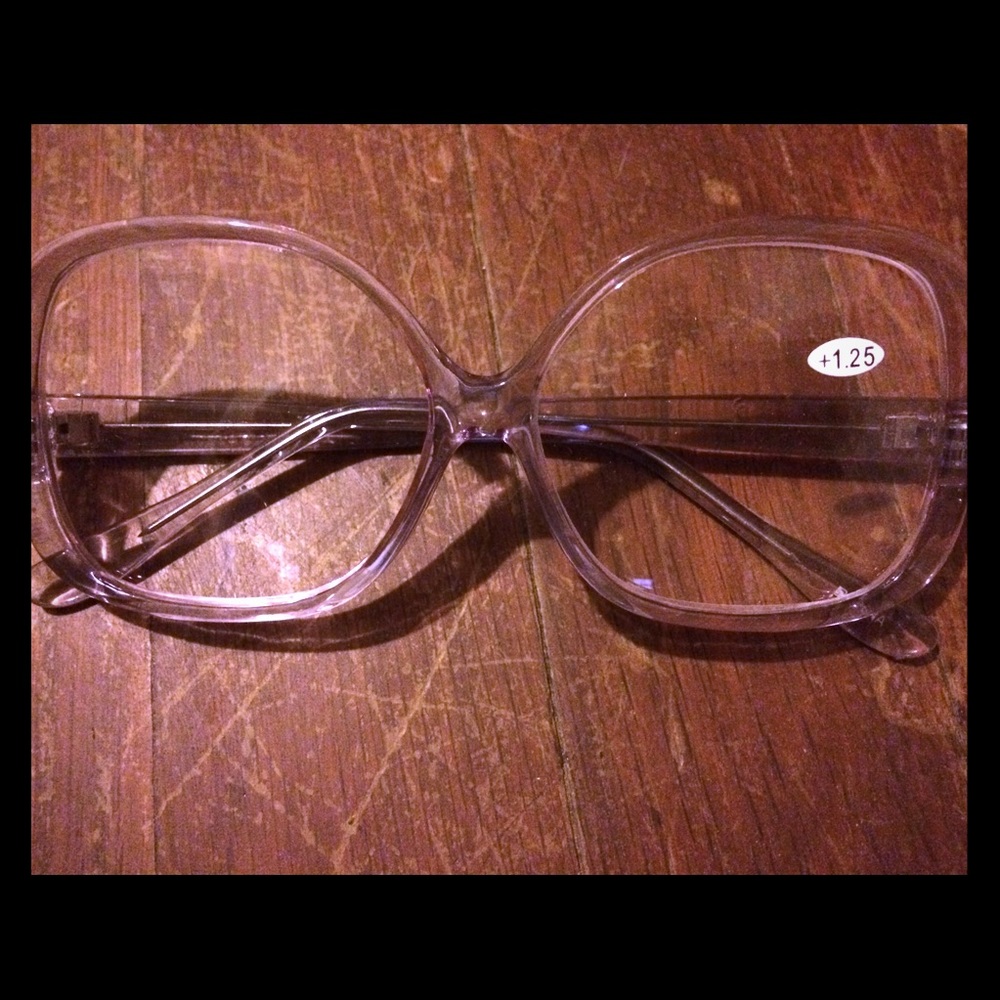 Oversized readers