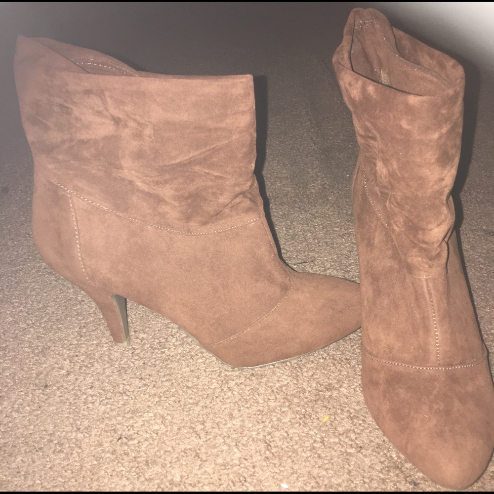 Women Tan Ankle Boot size 9