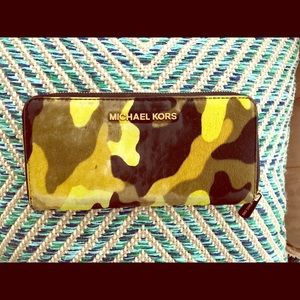 Camouflage MK wallet :yellow/green