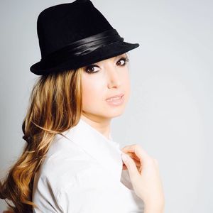 Meet your Posher, Peri