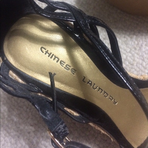 Chinese Laundry Platform Wedge - Picture 3 of 8