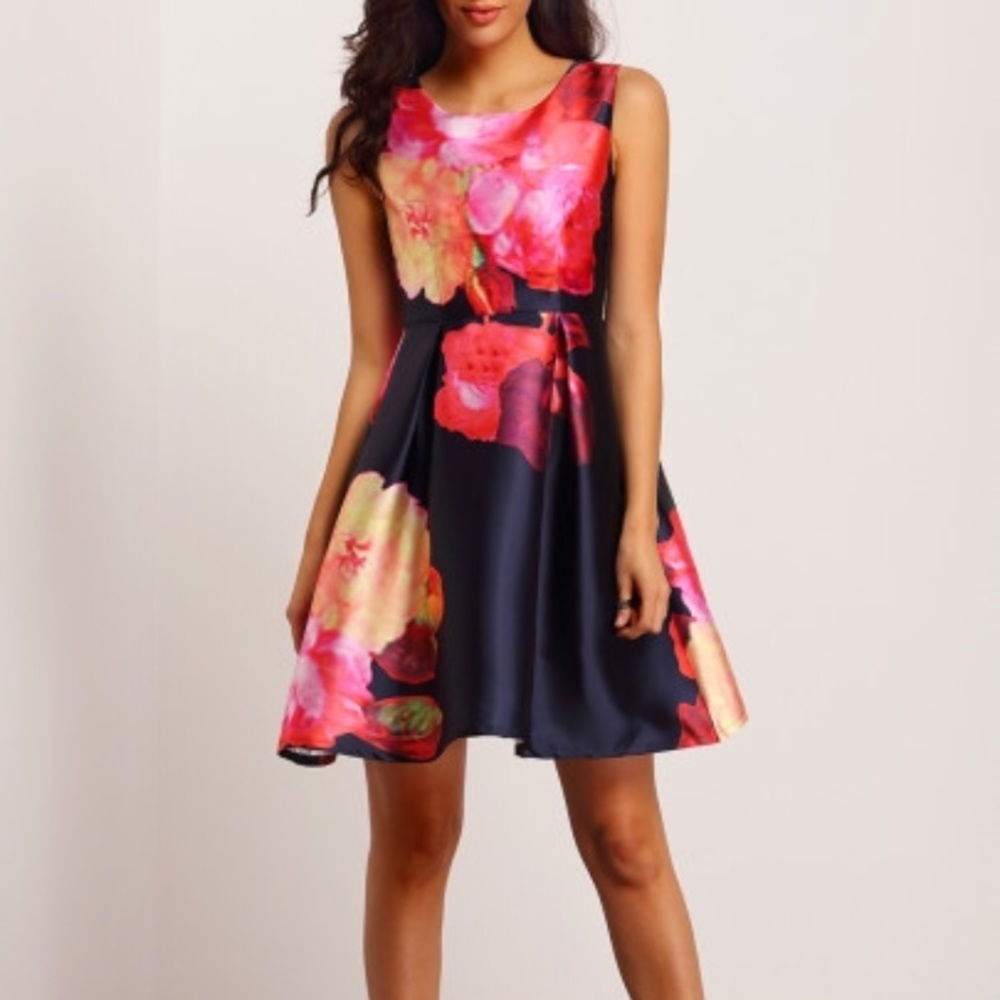 💄MAKE AN OFFER!! Flare Floral DresS