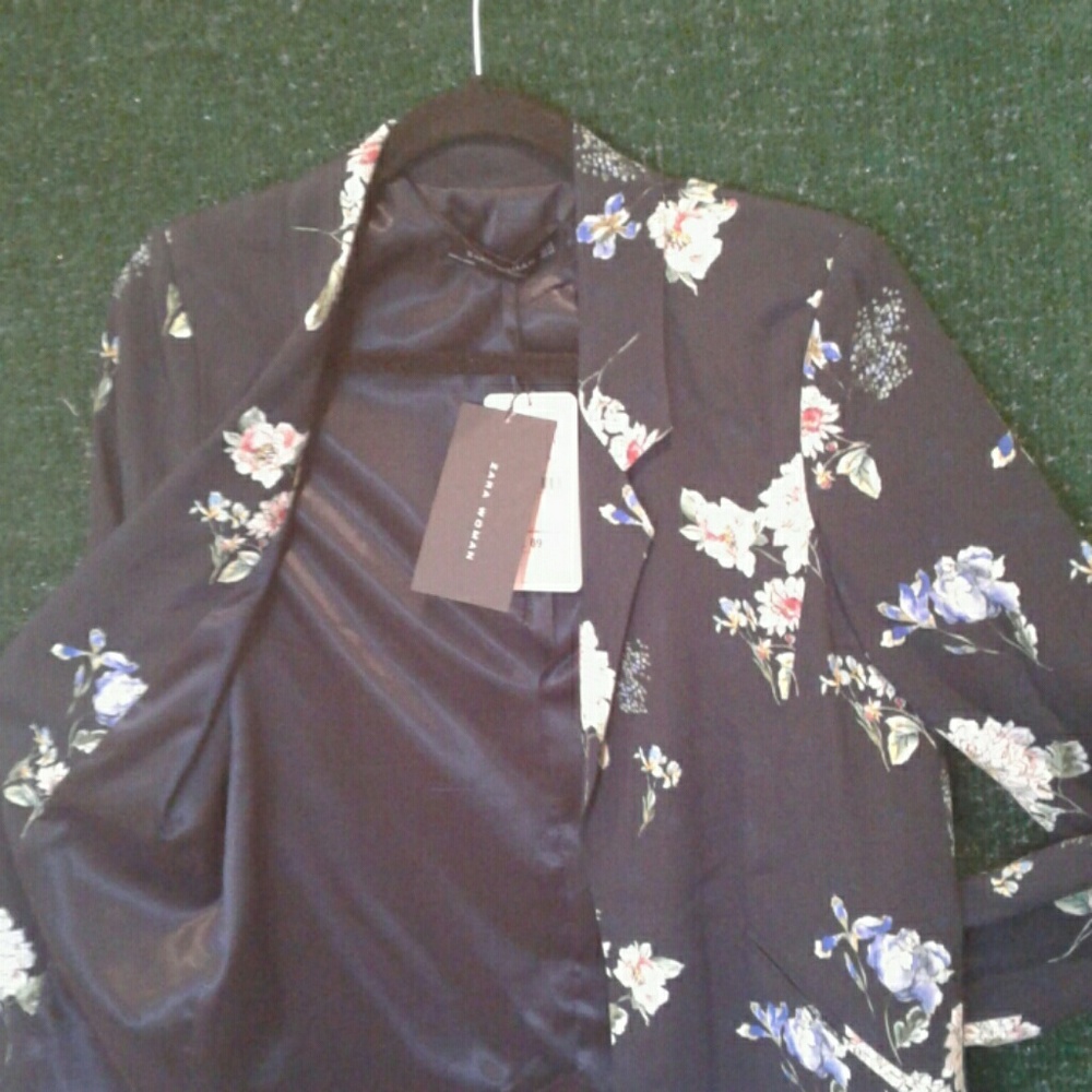 Brand new Zara floral blazer